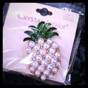 Pineapple Pin